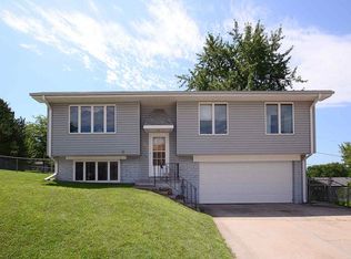 5205 Red Rock Cir, Omaha, NE 68157