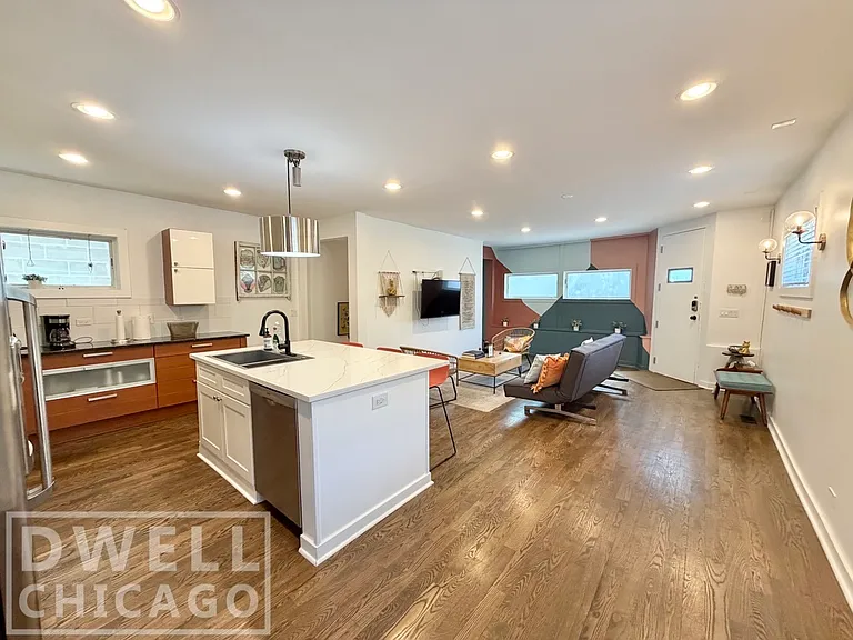 1419 N Paulina St — Photo 16