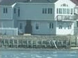 37 1/2 Castle Rd, Nahant, MA 01908