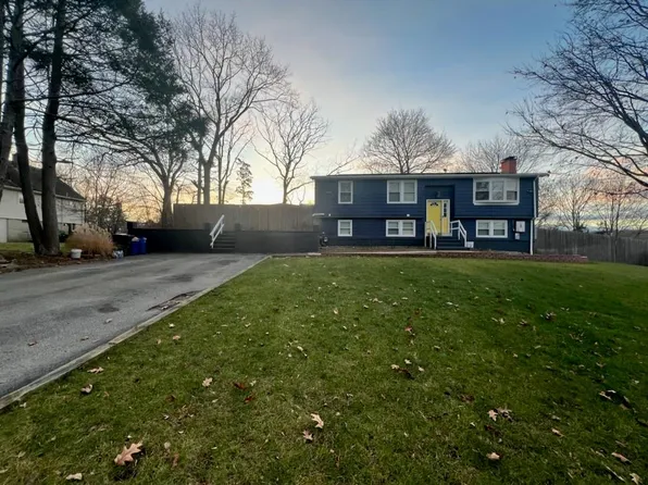 38 S Bennett Dr, Johnston, RI 02919