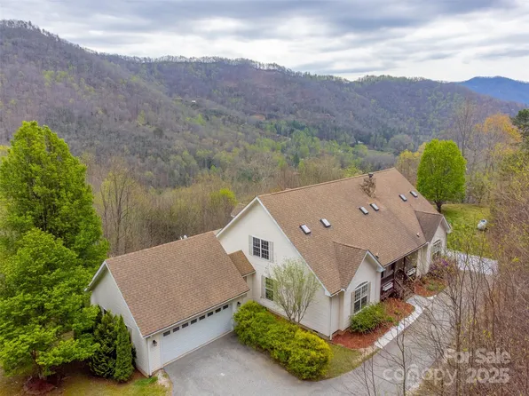 423 Baines Mountain Rd, Bryson City, NC 28713