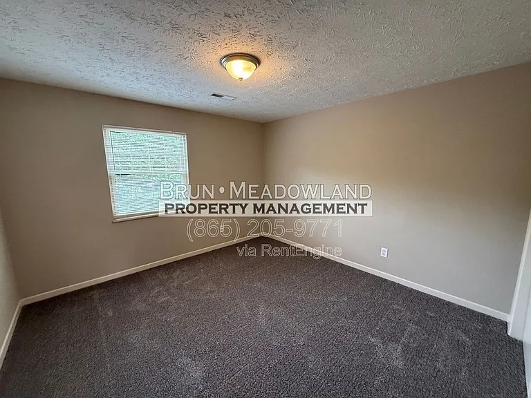8719 Gleason Dr #C — Photo 11