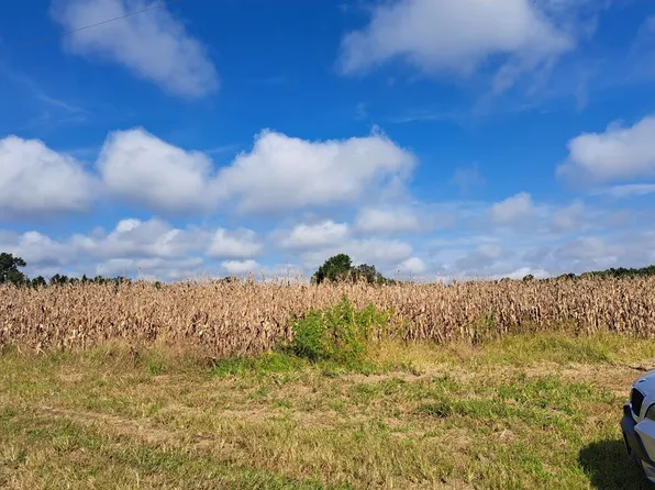 1 Target Rd, Holly Hill, SC 29059