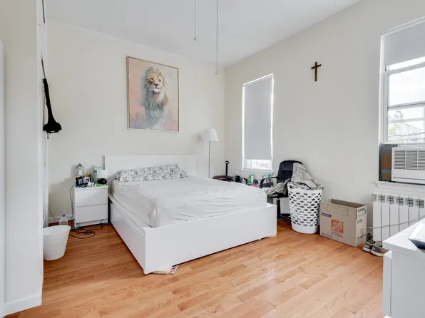 2020 Bleecker Street image 17 of 35