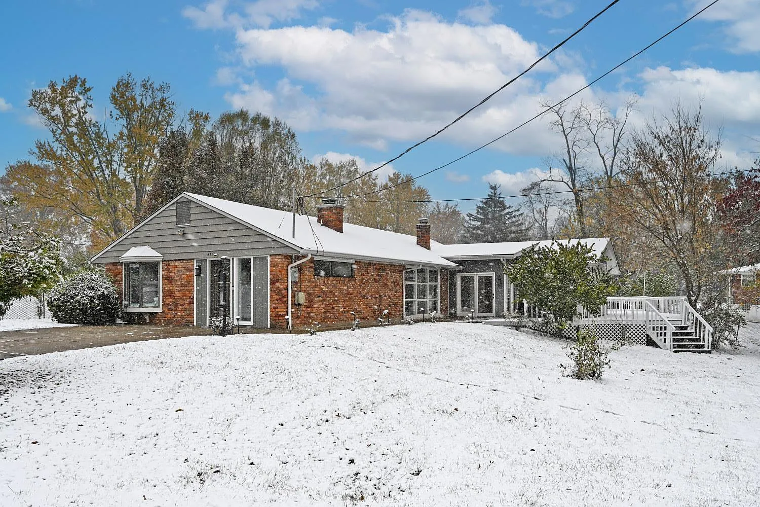 472 Craig Rd photo 1