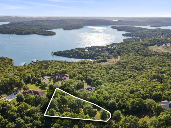 13 Hunters Glen Pl, Kimberling City, MO 65686