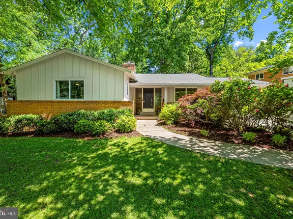 9815 Inglemere Dr, Bethesda, MD 20817
