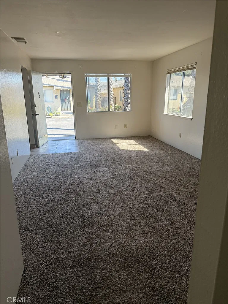 2 bed, 751 sqft, $1,600 — Photo 3