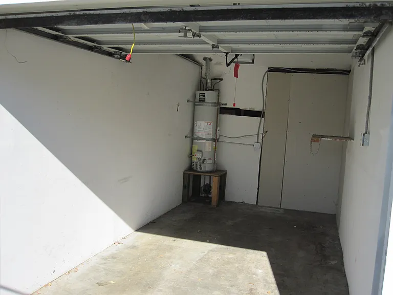 Garage, dose not show EV hookup