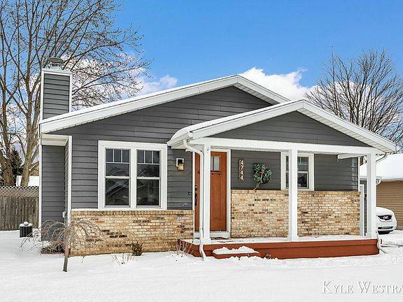 2nd image of 4744 Millhaven Dr SE