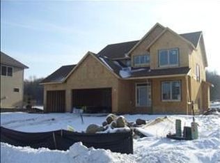 8410 Moraine Cir, Shakopee, MN 55379
