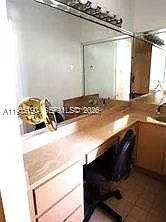 2231 SW 14th St — Photo 11