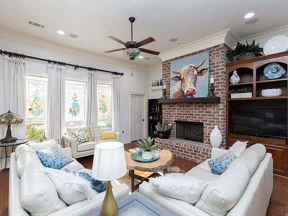 5th image of 10536 Hill Pointe Ave