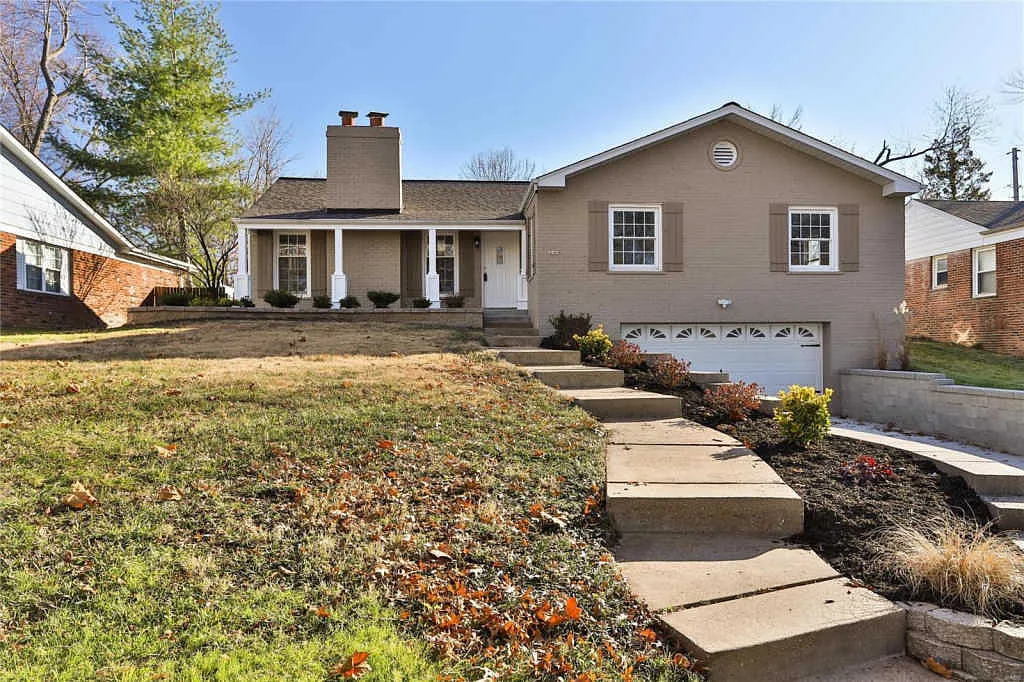 640 Tarrymore Ln photo 1