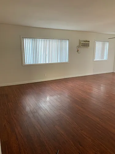 11224 Huston St #6 Photo 1