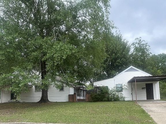 2nd image of 611 Park Ln #611
