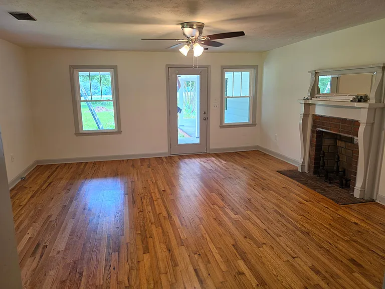 1020 Short Seagraves Rd — Photo 10