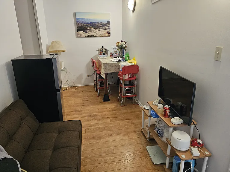 1450 E 55th Pl — Photo 3