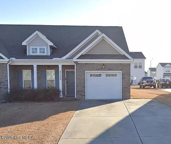 3 bed, 2.0 bath, 1429 sqft, $1,850 — Photo 1