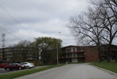 2nd image of 2301 Holiday Ter APT 7