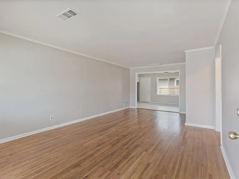 2406 S Yale Ave — Photo 5