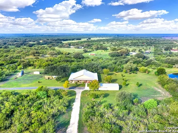 822 CR 312, Dhanis, TX 78850