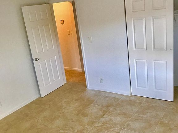 5th image of 304 SE 9th Ave APT 3A