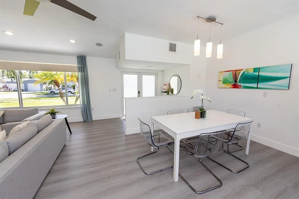 3 bed, 2.0 bath, 1677 sqft, $4,200 — Photo 3