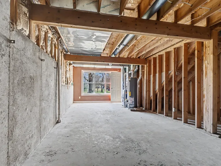 121 Hillside Dr — Photo 5