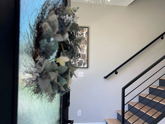 3rd image of 202 E Schwarz St