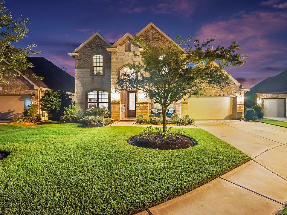 1st image of 15542 Cascade Mist Dr