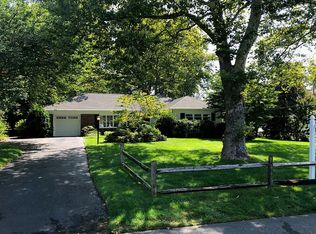 15 Highboy Ct, Red Bank, NJ 07701