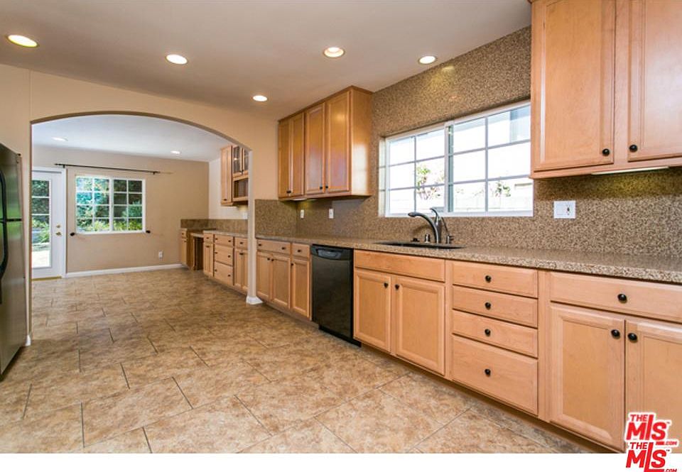 1st image of 2623 S Beverly Dr