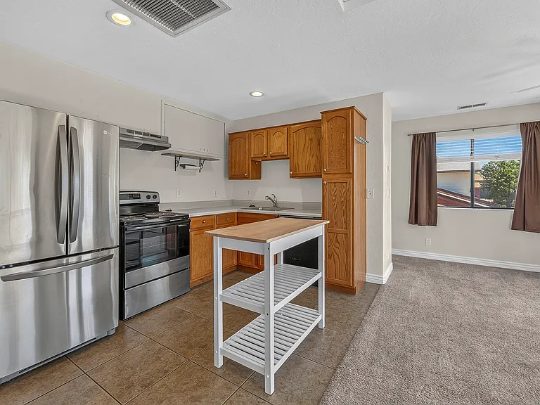 1519 E Payton Way #1 — Photo 4