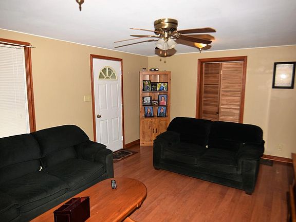 2nd image of 835 S Walnut St