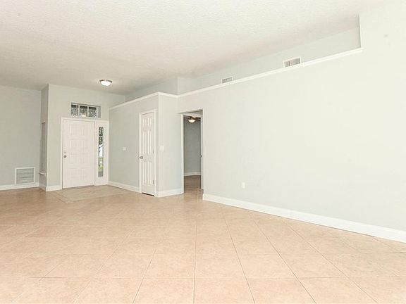 3rd image of 2215 Ipsden Dr