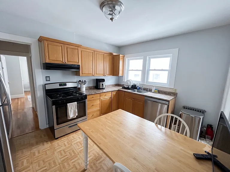 18 Hunnewell Ave #2 — Photo 4