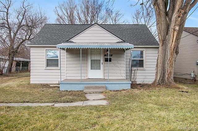 1st image of 19943 Fenton St