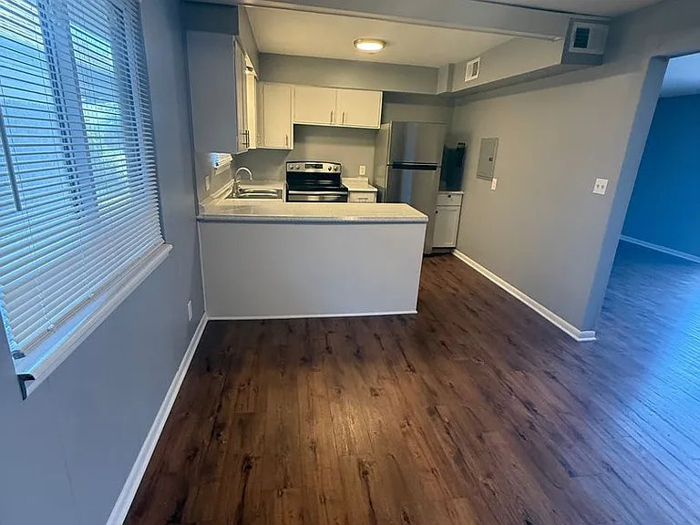 4011 Warwick Blvd — Photo 12