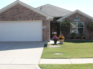 8950 Winding River Dr, Fort Worth, TX 76118