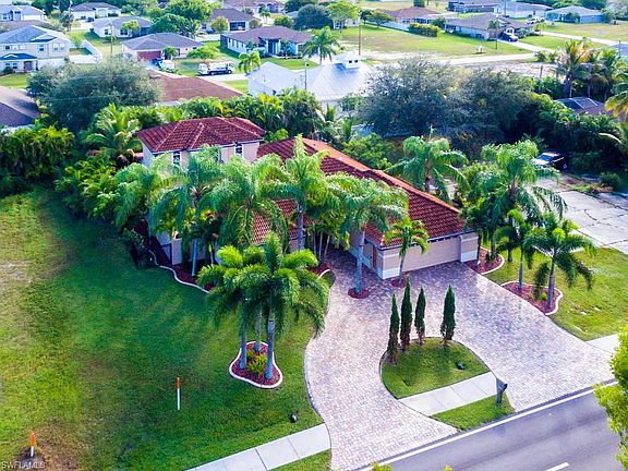 2nd image of 3827 Chiquita Blvd S