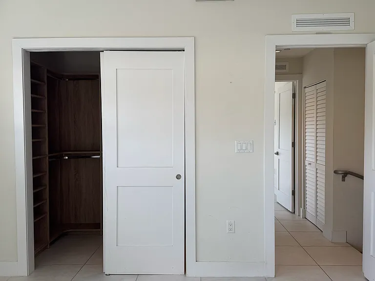 643 Jefferson Ave #9 — Photo 7