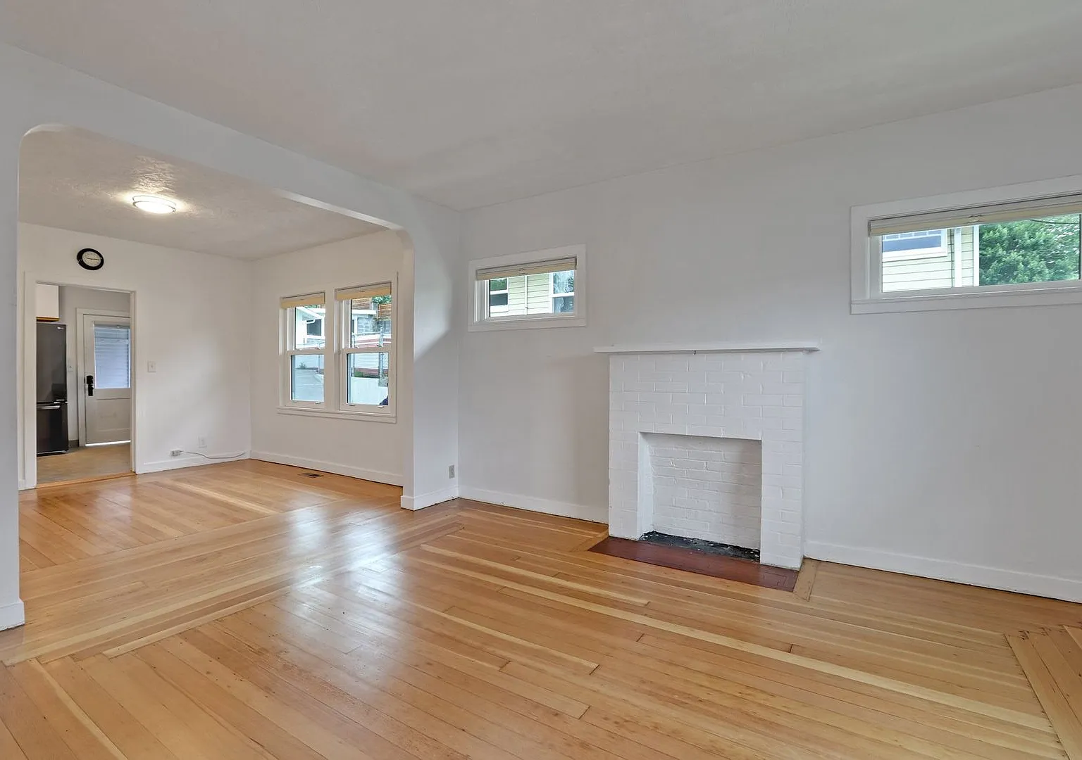 Charming 1920 Bungalow in Incredible Laurelhurst Location! — Photo 4