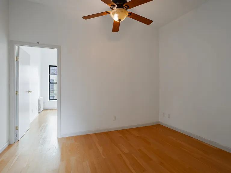 406 W 48th St #5F — Photo 4
