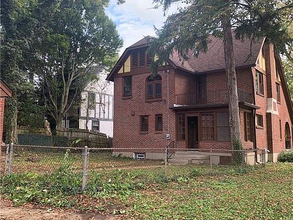 5th image of 2053 Harvard Blvd