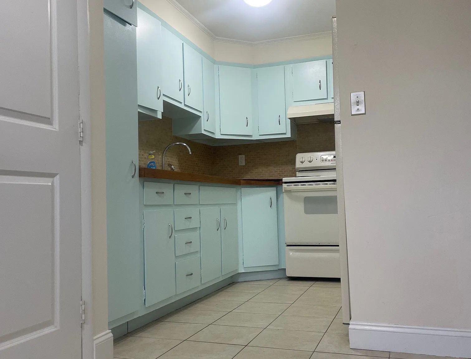 1 bed, 550 sqft, $1,300 — Photo 1