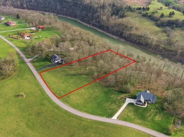 480 Lakeside Dr, Lancaster, KY 40444