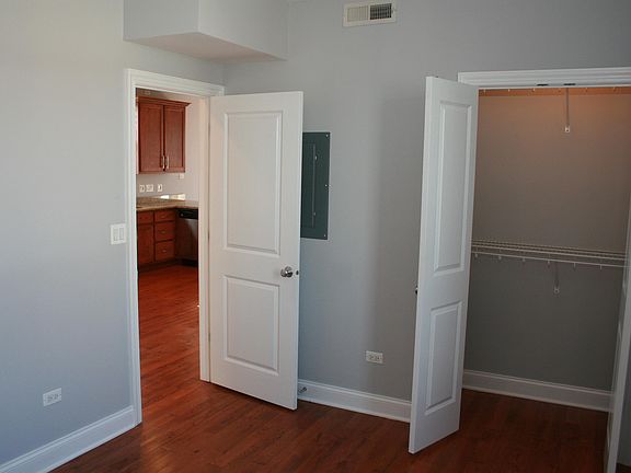 2nd image of 3247 S Emerald Ave #17076403