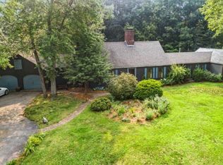 1 Martingale Rd, Amherst, NH 03031
