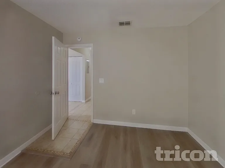 1933 Gregory Dr — Photo 13